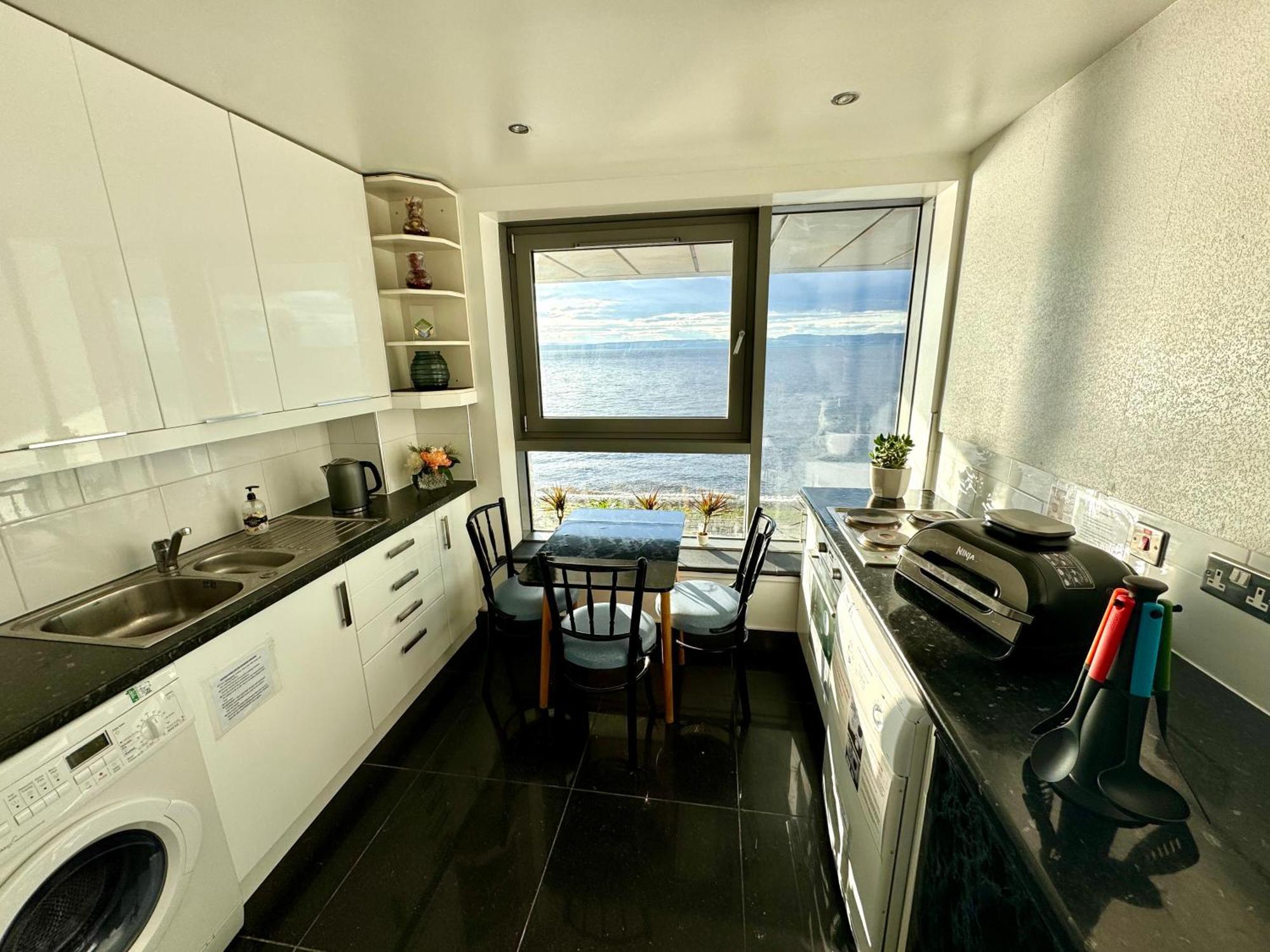 Ocean Park Apartments - Oceanfront - Free Parking And Fast Wifi Edinburgh Luaran gambar