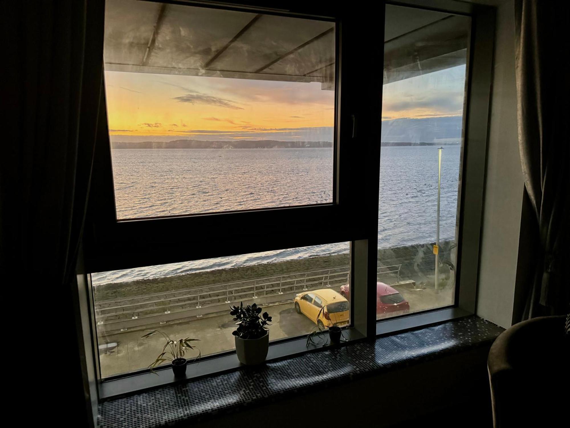 Ocean Park Apartments - Oceanfront - Free Parking And Fast Wifi Edinburgh Luaran gambar