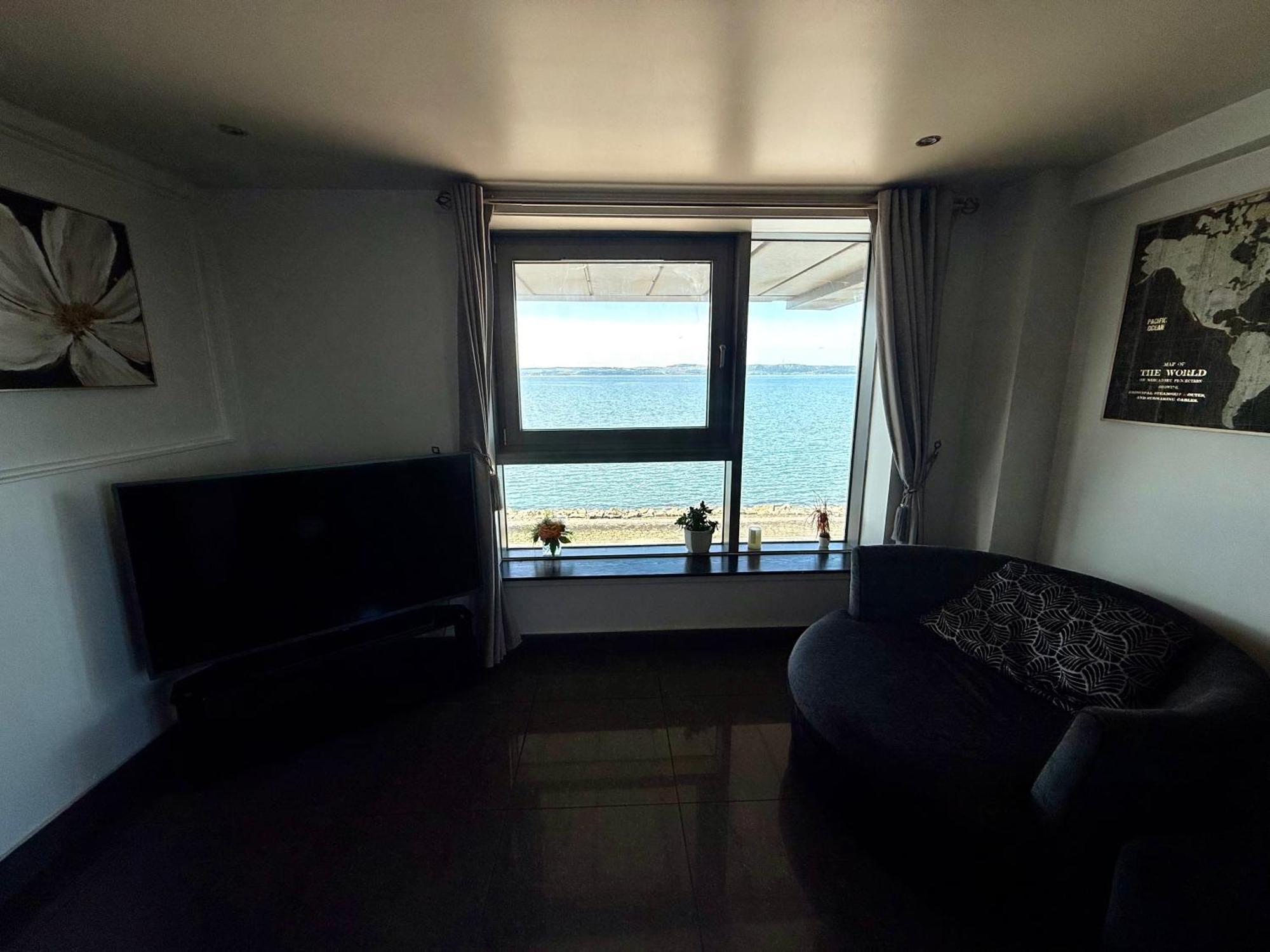 Ocean Park Apartments - Oceanfront - Free Parking And Fast Wifi Edinburgh Luaran gambar
